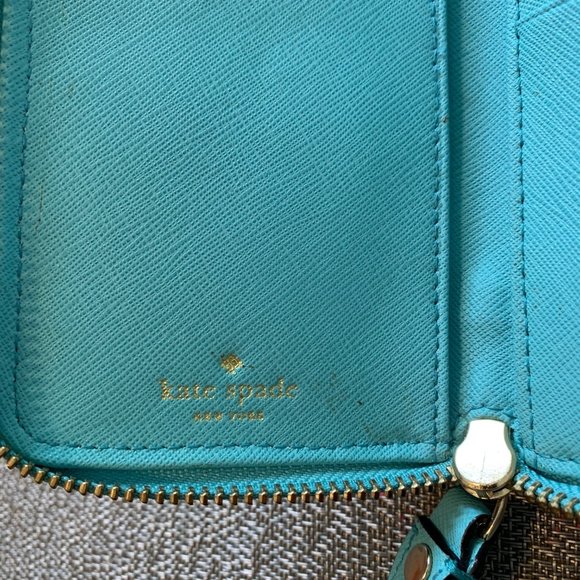 Authentic Kate Spade Phone/Wallet/Wristlet - Picture 1 of 4